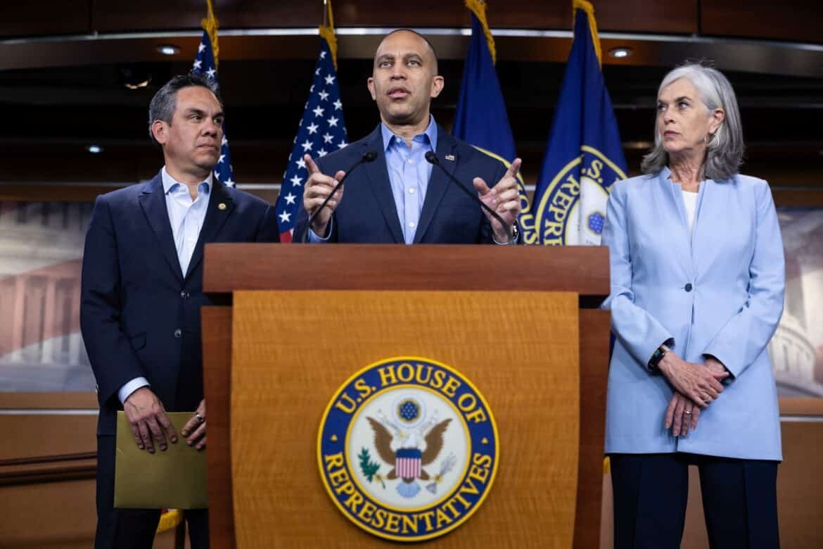 जेफ्रीज सीनेट डेमोक्रेट्स के साथ डिवीजनों पर वापस धकेलता है