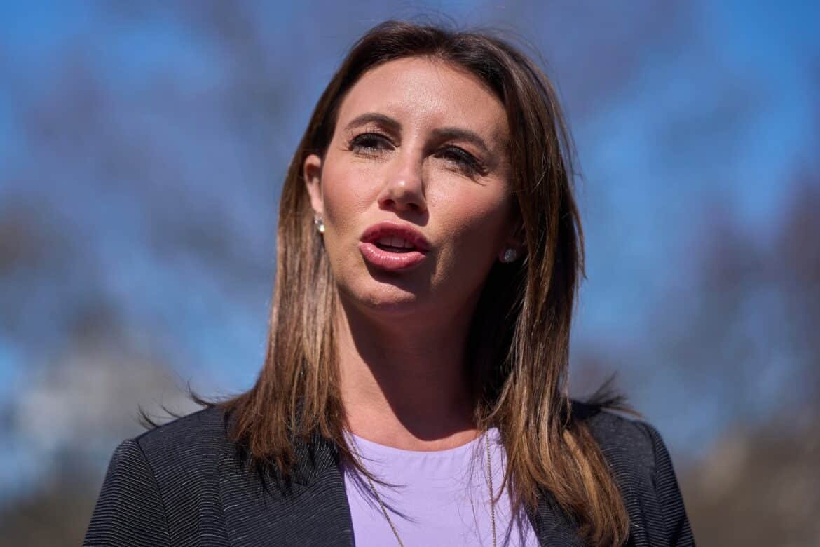 ट्रम्प ने अलीना हब्बा को न्यू जर्सी के लिए अमेरिकी ट्रम्प ने अलीना हब्बा को न्यू जर्सी के लिए अमेरिकी वकील के रूप में नियुक्त किया