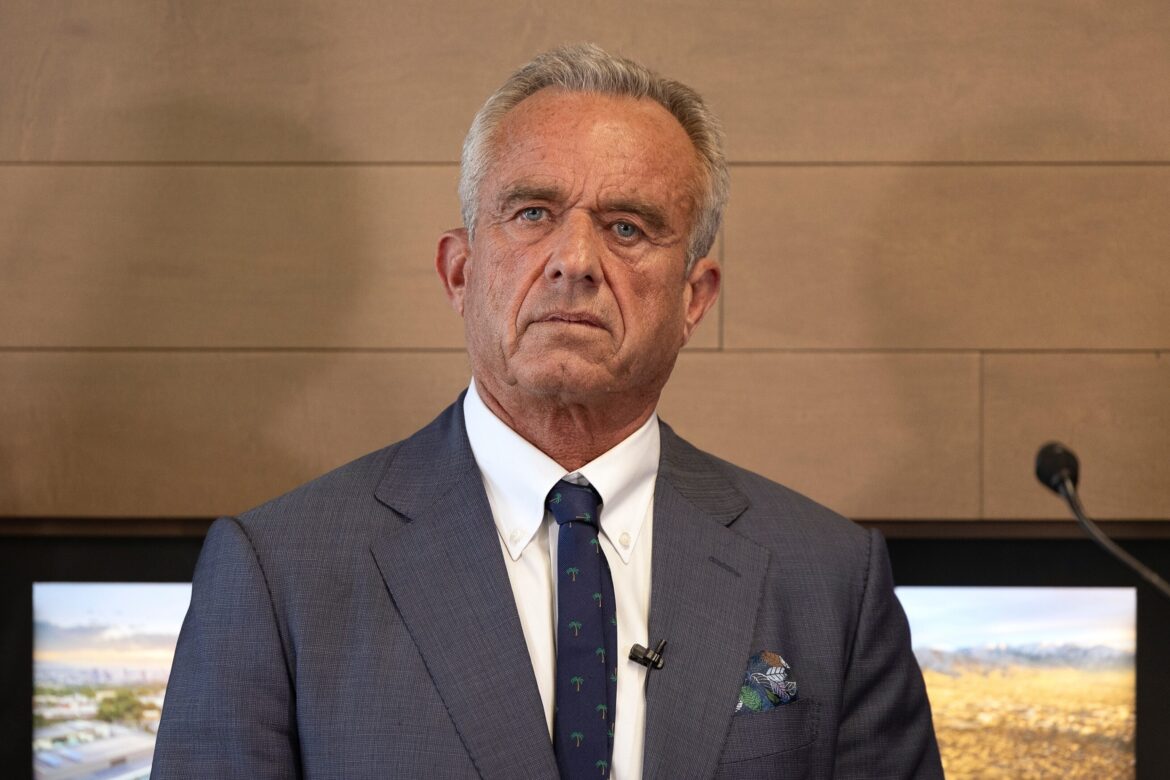 RFK जूनियर UNAVEILS ने अमेरिका में 8 कृत्रिम खाद्य रंगों को चरणबद्ध करने की योजना बनाई है