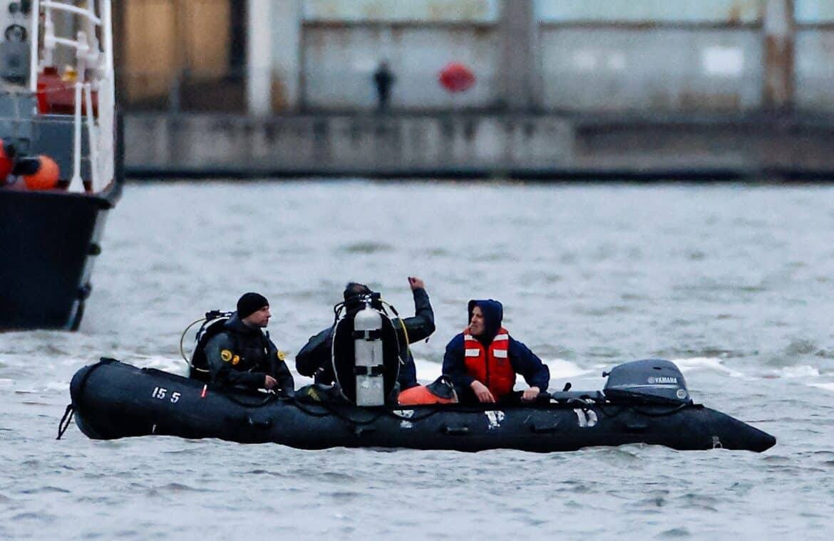 अधिकारियों ने घातक न्यूयॉर्क शहर के पर्यटक हेलीकॉप्टर क्रैश में उत्तर खोजें