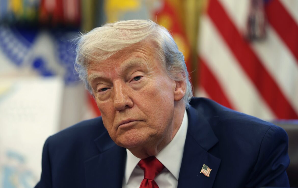 ट्रम्प की 80 वर्षों में सबसे कम 100-दिवसीय अनुमोदन रेटिंग है: पोल