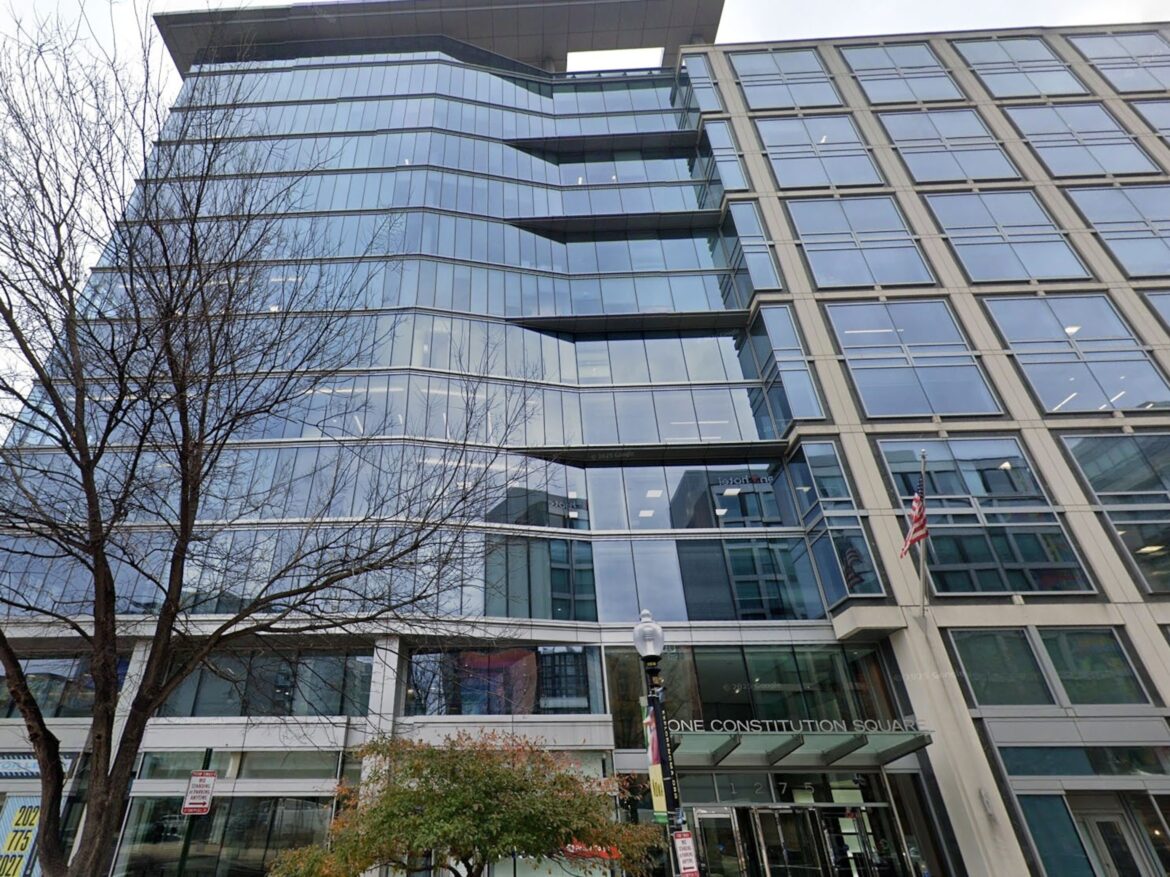 डोगे पीस कॉर्प्स में आता है, आंतरिक प्रणालियों तक पहुंच प्राप्त करने के लिए तैयार है: स्रोत