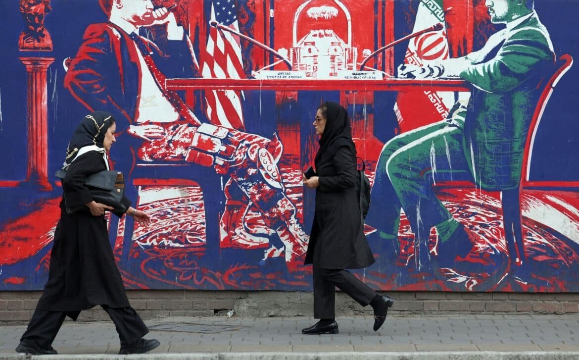 यूएस, ईरान होल्डिंग मेक-या-ब्रेक वार्ता: विश्लेषण