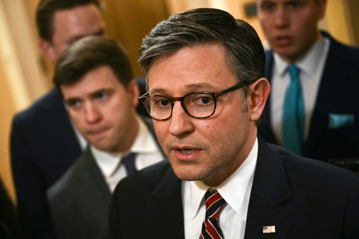 हाउस रिपब्लिकन ने हार्ड-लाइनर विरोध के बावजूद ट्रम्प-समर्थित बजट ब्लूप्रिंट पर वोट दिया