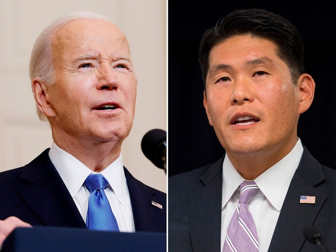 ट्रम्प प्रशासन ने विशेष वकील के साथ बिडेन के साक्षात्कार फोटो: राष्ट्रपति जो बिडेन ने व्हाइट हाउस, 13 फरवरी, 2024 में राष्ट्रीय सुरक्षा पूरक बिल के सीनेट के हालिया पारित होने पर बात की। संयुक्त राज्य अमेरिका के अटॉर्नी रॉबर्ट हूर ने बाल्टीमोर में एक समाचार सम्मेलन, 19 सितंबर, 2018 को एक समाचार सम्मेलन में बोलते हैं।