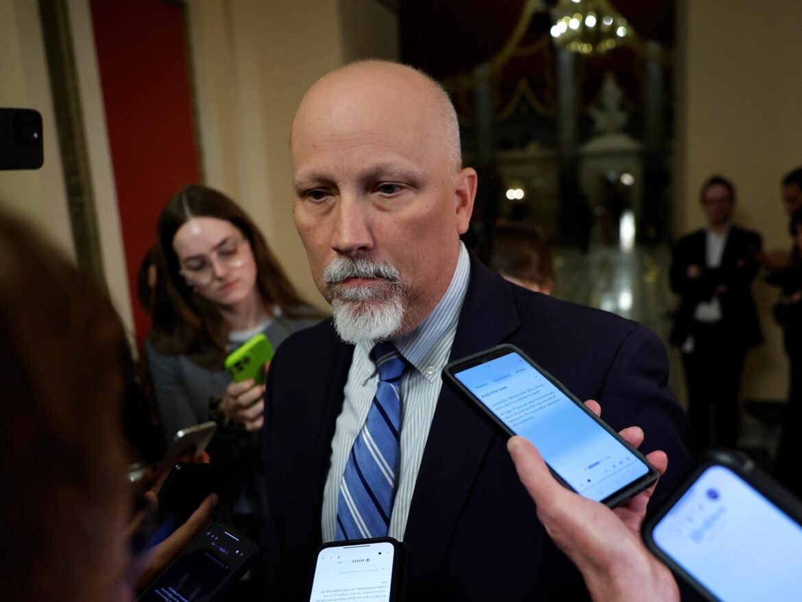 हाउस जीओपी आंतरिक मतभेदों के बावजूद $ 880 बिलियन की कटौती के प्रयासों के साथ आगे बढ़ता है