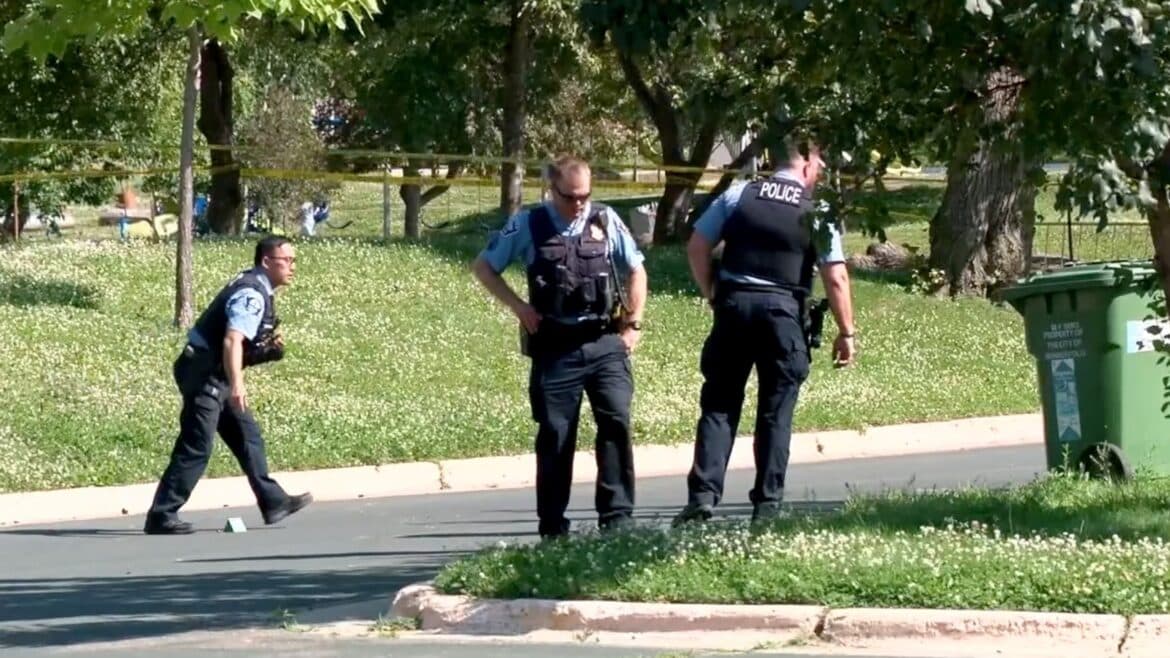 11 वर्षीय लड़के ने व्यापक दिन के उजाले में पार्क की गोली मारकर गोली मार दी: मिनियापोलिस पुलिस