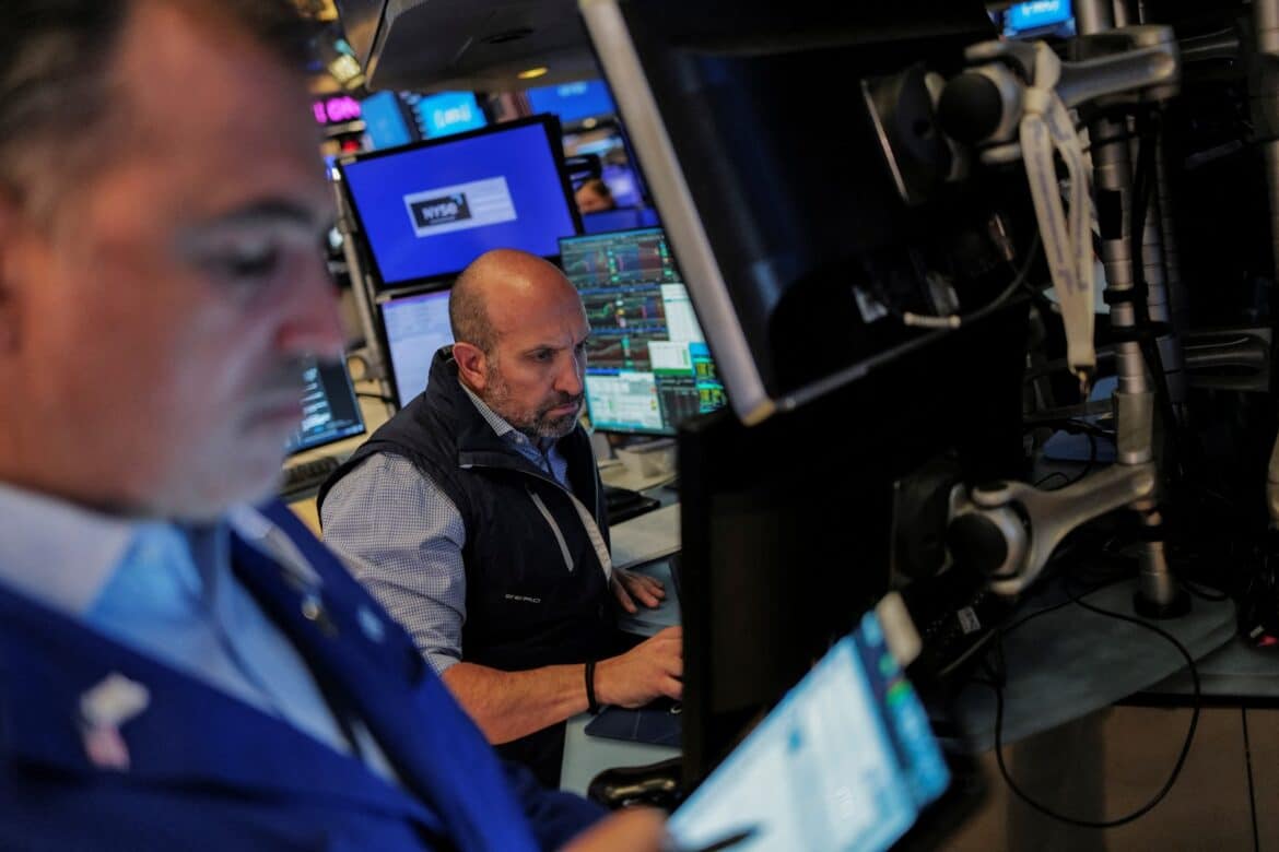 S & P 500 हिट्स रिकॉर्ड उच्च शेयर बाजार के रूप में