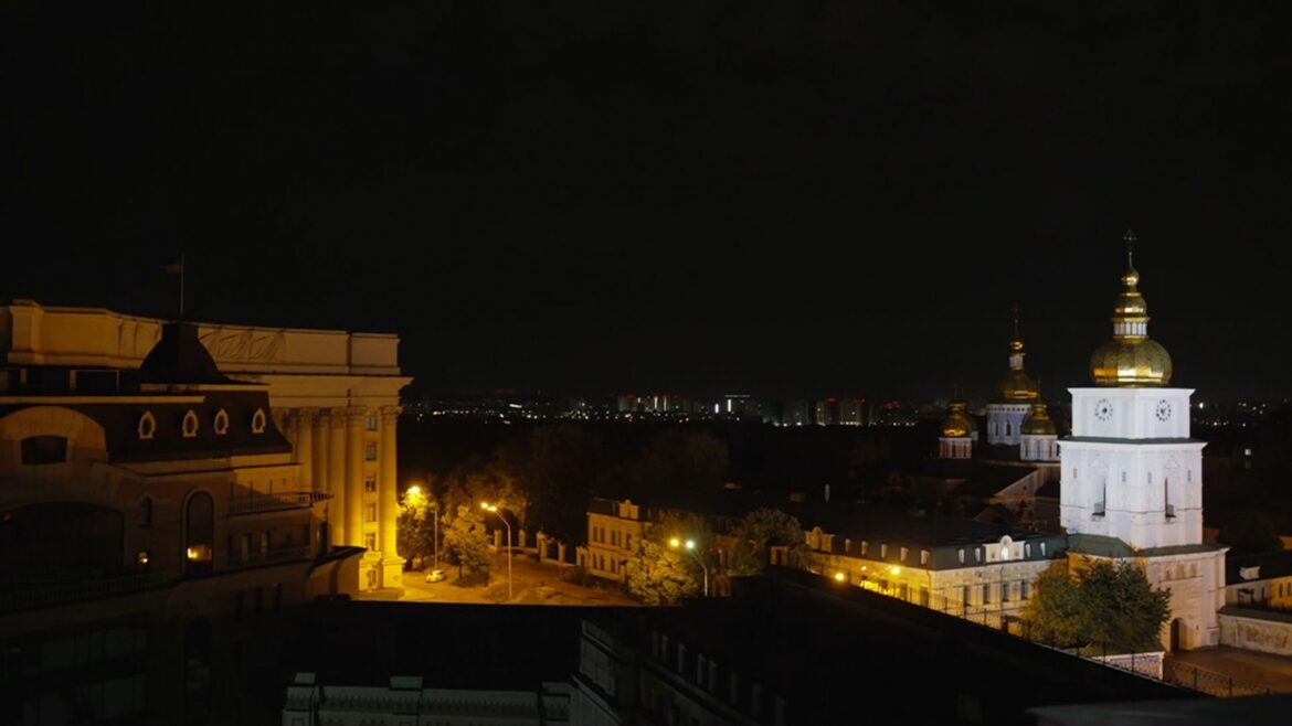 यूक्रेनी एयर फोर्स ने 'बॉलिस्टिक्स ऑन काइव' की रिपोर्ट्स के बीच चेर्निहिव में हमलों की रिपोर्ट के बीच