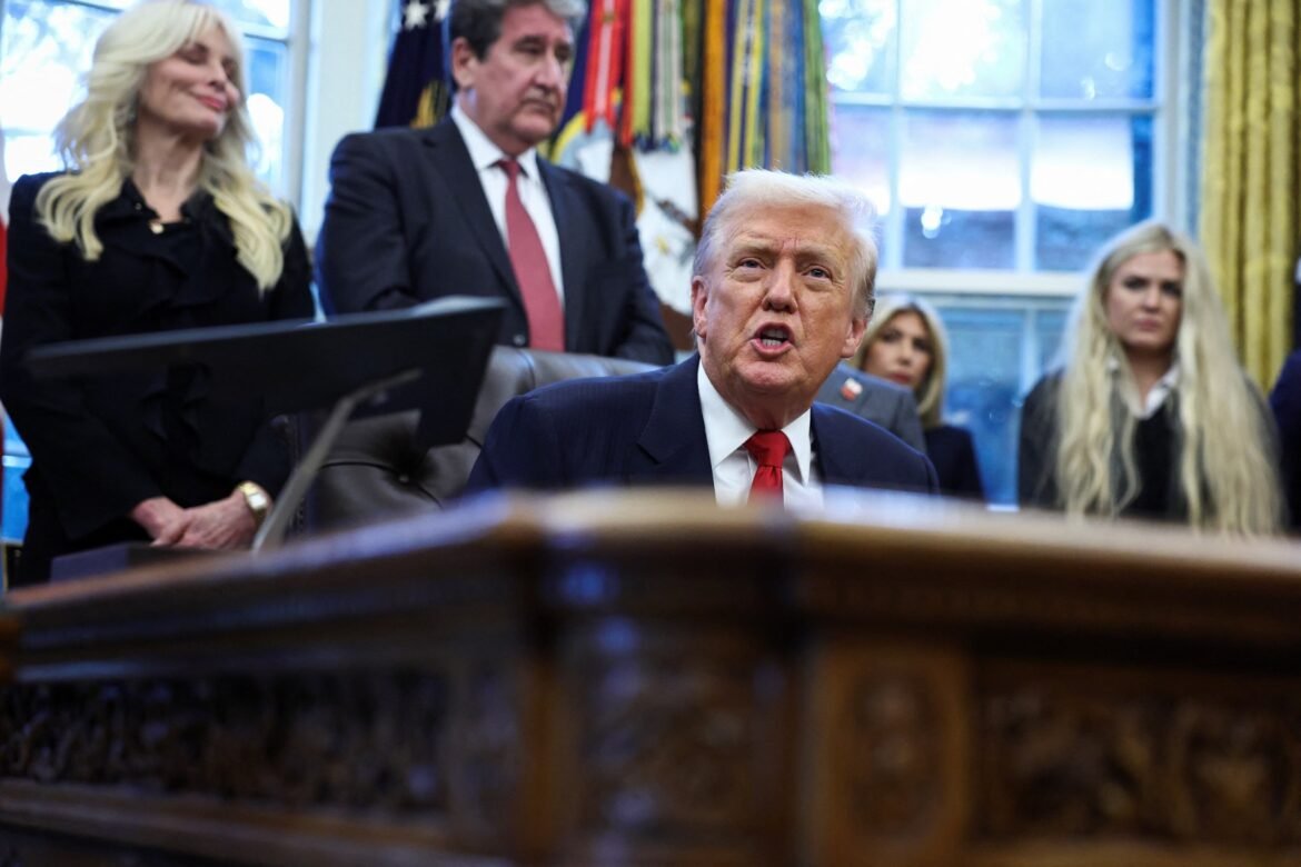 ट्रंप ने आर्थिक संकट को पक्षपातपूर्ण बताया, कहा, 'लागत काफी कम हुई है'