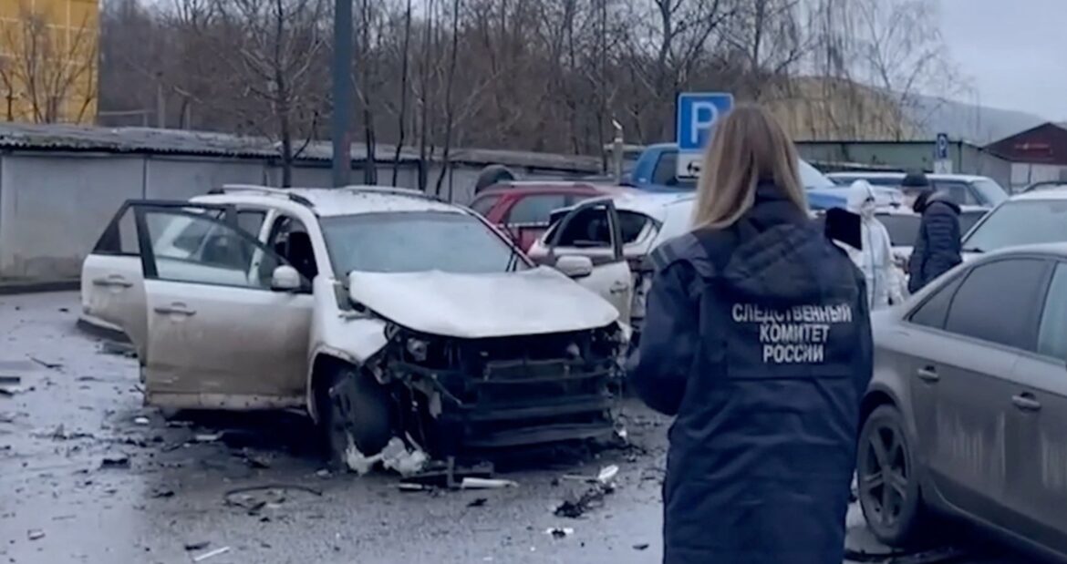 जांचकर्ताओं का कहना है कि मॉस्को कार बम विस्फोट में रूसी जनरल की मौत हो गई