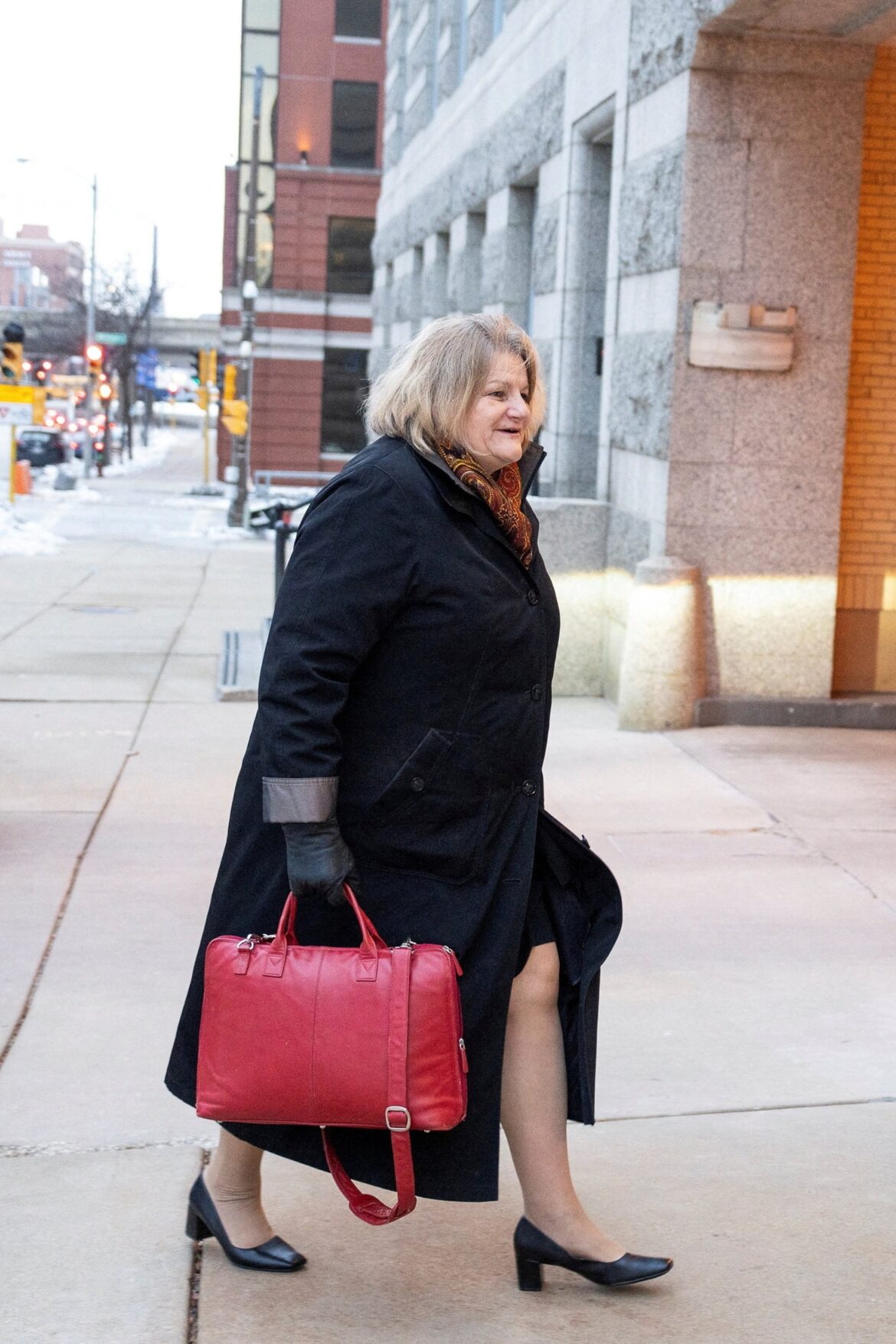 मिल्वौकी न्यायाधीश ने गैर-दस्तावेजी व्यक्ति को गिरफ्तारी से बचने में मदद करने में गंभीर बाधा डालने का दोषी पाया