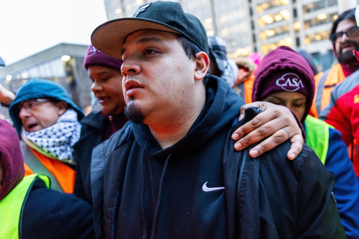 संघीय न्यायाधीश ने सरकार को रिहाई के बाद किल्मर अब्रेगो गार्सिया को हिरासत में लेने से रोक दिया