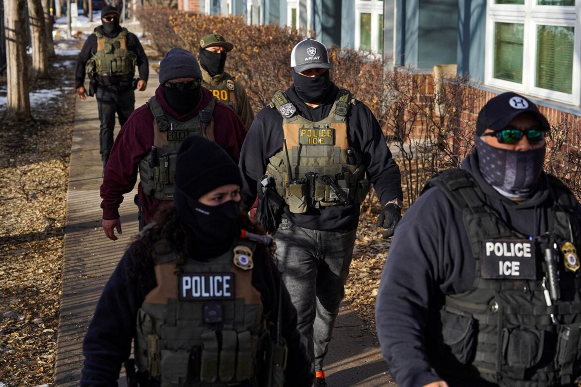 अधिकांश अमेरिकियों का कहना है कि आईसीई एजेंट द्वारा गुड की शूटिंग अनुचित और अनुचित थी; आईसीई शहरों को कम सुरक्षित बना रहा है