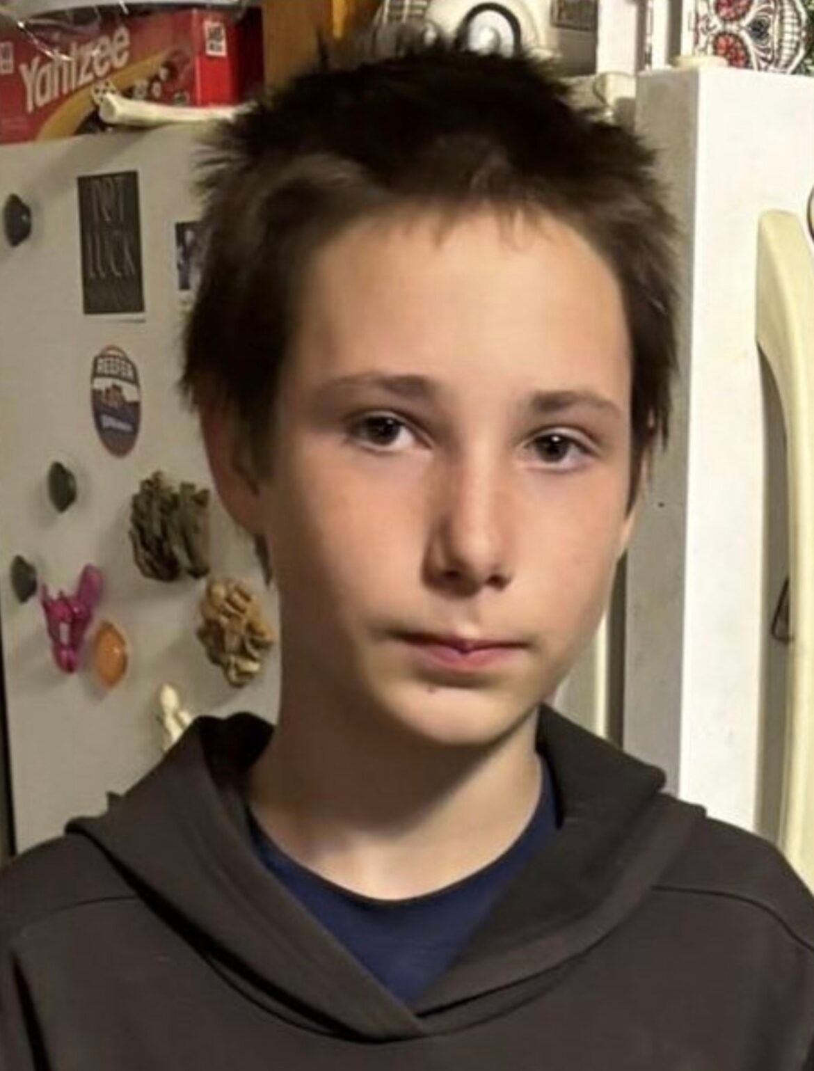 ओक्लाहोमा के लापता लड़के की तलाश के बीच बच्चे के साथ दुर्व्यवहार के आरोप में माँ और सौतेले पिता को गिरफ्तार कर लिया गया