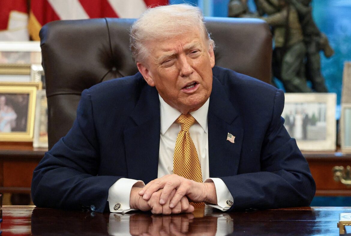 ट्रम्प ने ग्रीनलैंड पर अमेरिकी नियंत्रण का विरोध करने के लिए नाटो सहयोगियों पर टैरिफ की घोषणा की