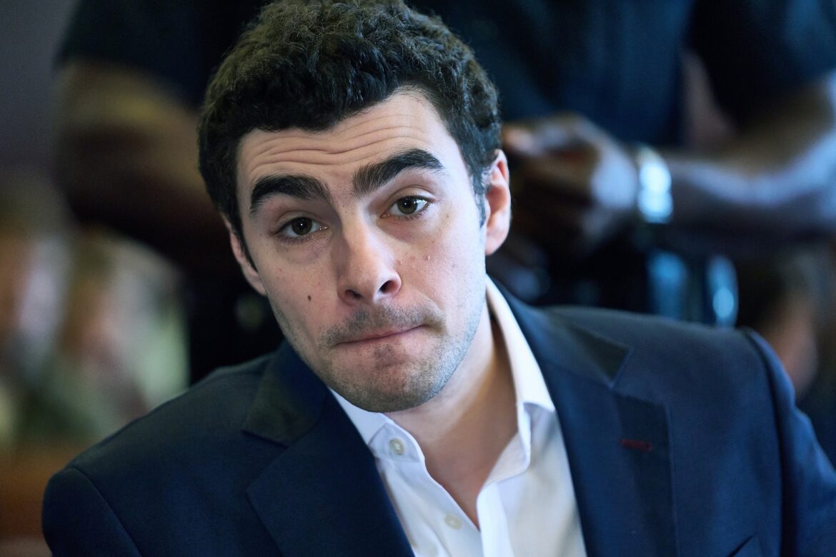 लुइगी मंगियोन नवीनतम: मौत की सजा मेज से दूर, न्यायाधीश के नियम