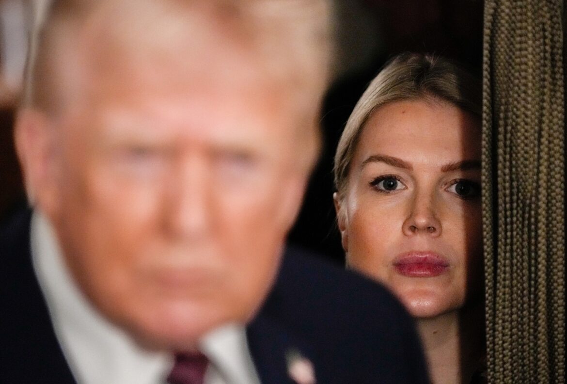 विरोध प्रदर्शनों के कारण ईरान के 'बड़ी मुसीबत' में फंसने की चेतावनी के बाद ट्रम्प कुछ सैन्य विकल्पों पर विचार कर सकते हैं