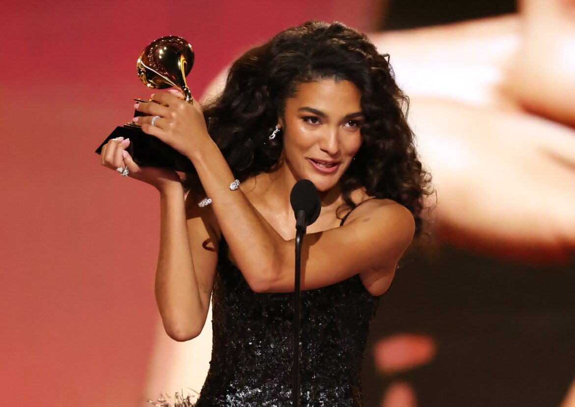 ग्रैमीज़ 2026: बैड बन्नी, बिली इलिश और अन्य विजेताओं ने आप्रवासन समर्थक संदेश साझा किया